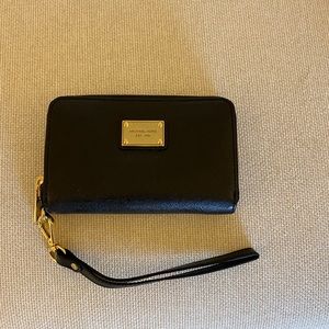 Michael Kors Wallet / Wristlet